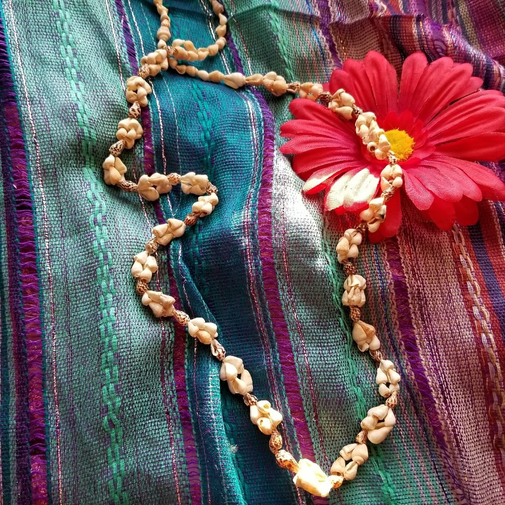 Vintage real seashell necklace sea shell lei long